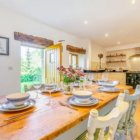 3 Bed In Eden Valley 93200 *